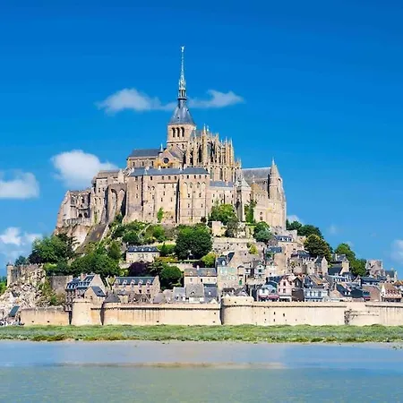 Casa vacanze Rose With Seasonal Swimming Pool