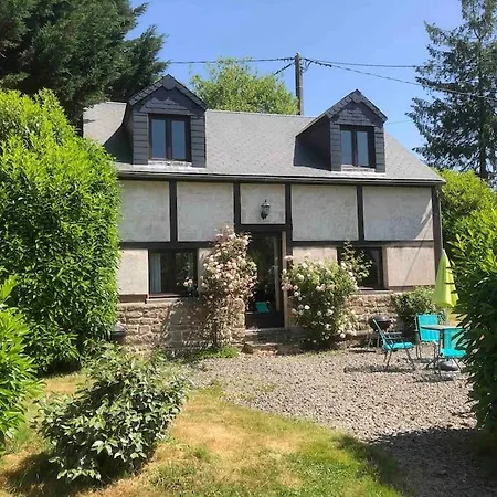 Casa vacanze Rose With Seasonal Swimming Pool *