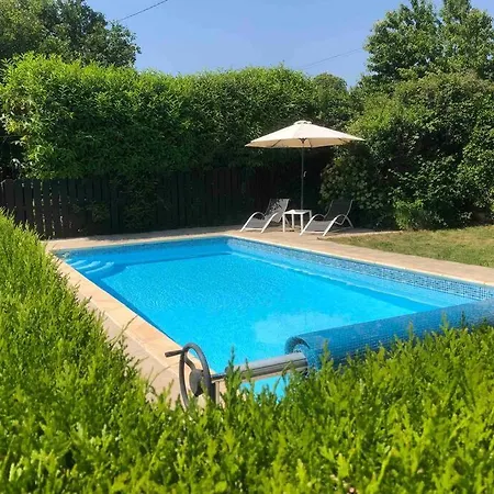 Rose With Seasonal Swimming Pool * Le Mesnil-Gilbert