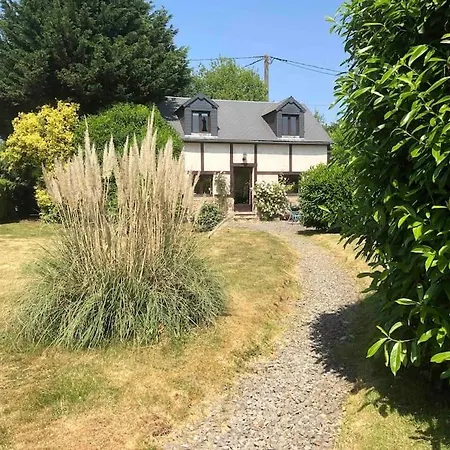 Rose With Seasonal Swimming Pool * Le Mesnil-Gilbert