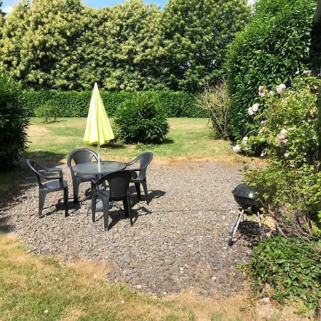 Σπίτι διακοπών Rose With Seasonal Swimming Pool *