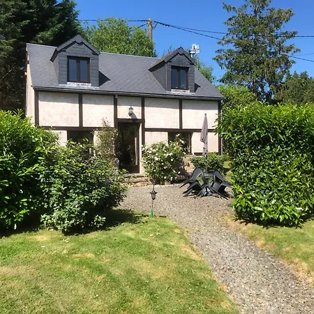 Rose With Seasonal Swimming Pool Le Mesnil-Gilbert