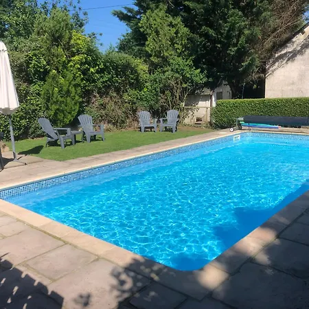 Rose With Seasonal Swimming Pool Le Mesnil-Gilbert