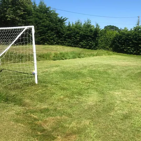 Σπίτι διακοπών Rose With Seasonal Swimming Pool