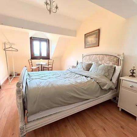 Rose With Seasonal Swimming Pool * Le Mesnil-Gilbert