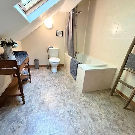 Rose With Seasonal Swimming Pool