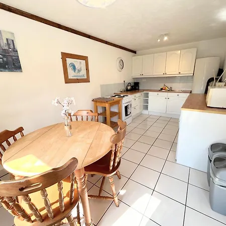 Rose With Seasonal Swimming Pool Дом отдыха Le Mesnil-Gilbert