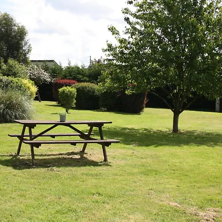 Holiday home Rose With Seasonal Swimming Pool Le Mesnil-Gilbert