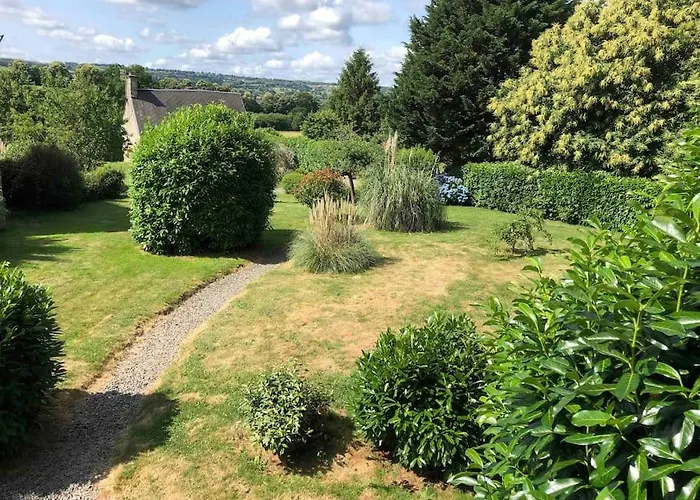Rose With Seasonal Swimming Pool Nyaraló Le Mesnil-Gilbert