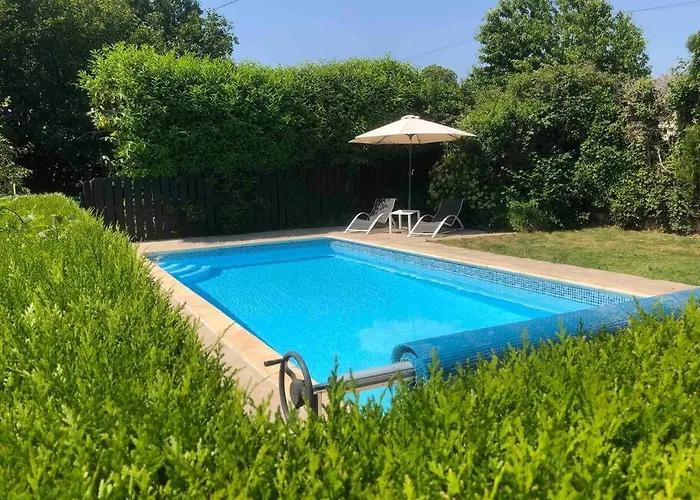 Rose With Seasonal Swimming Pool * Le Mesnil-Gilbert
