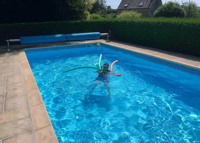 Nyaraló Rose With Seasonal Swimming Pool *