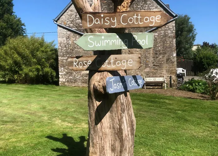 Rose With Seasonal Swimming Pool