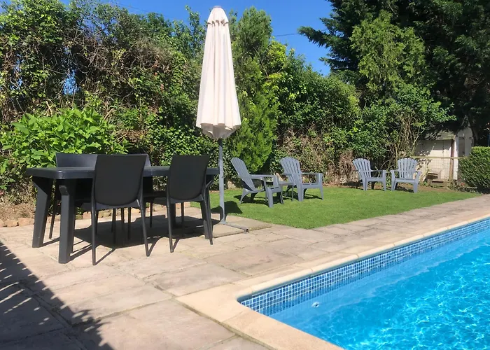 Rose With Seasonal Swimming Pool * Le Mesnil-Gilbert