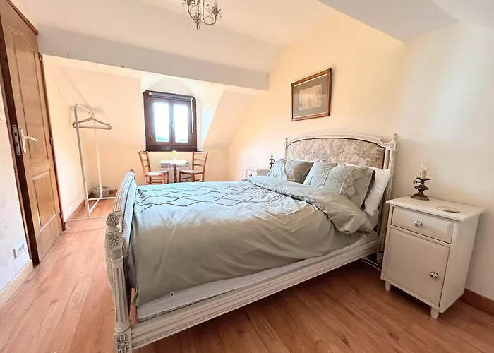 Rose With Seasonal Swimming Pool * Le Mesnil-Gilbert