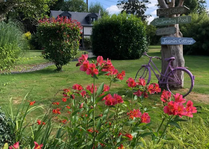 Nyaraló Rose With Seasonal Swimming Pool *