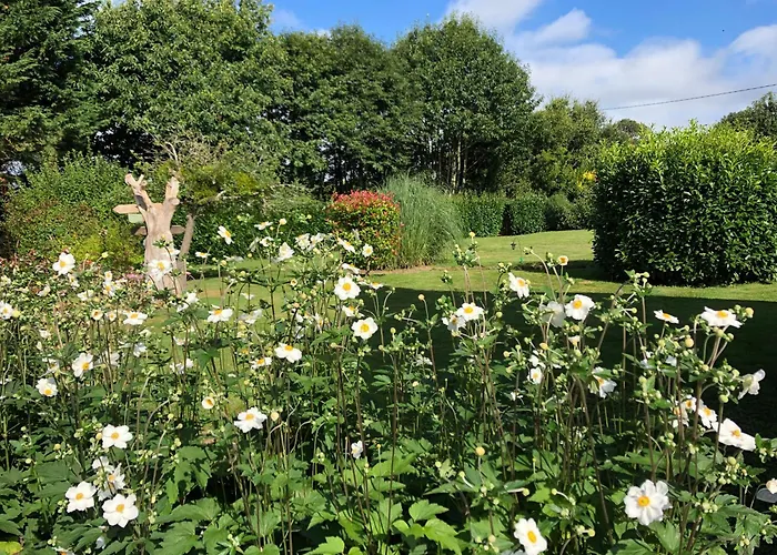 Rose With Seasonal Swimming Pool *