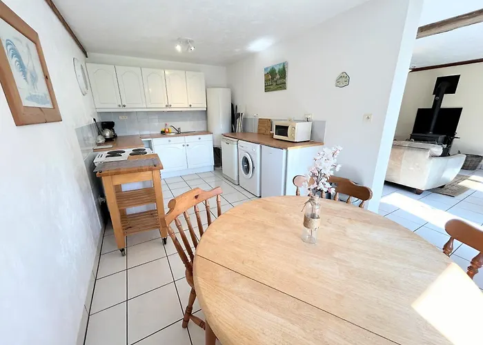 Nyaraló Rose With Seasonal Swimming Pool