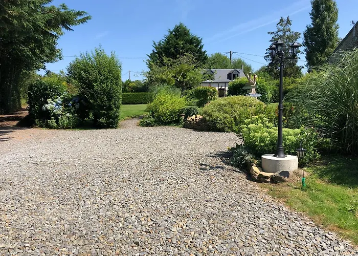 Rose With Seasonal Swimming Pool * Le Mesnil-Gilbert