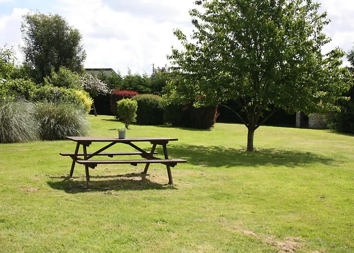 Nyaraló Rose With Seasonal Swimming Pool Le Mesnil-Gilbert