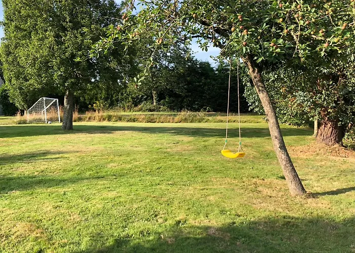 Rose With Seasonal Swimming Pool